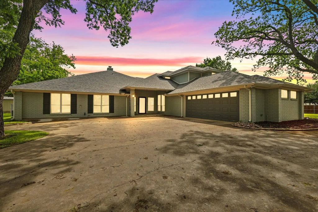 1701 Taylor Boulevard, Anna