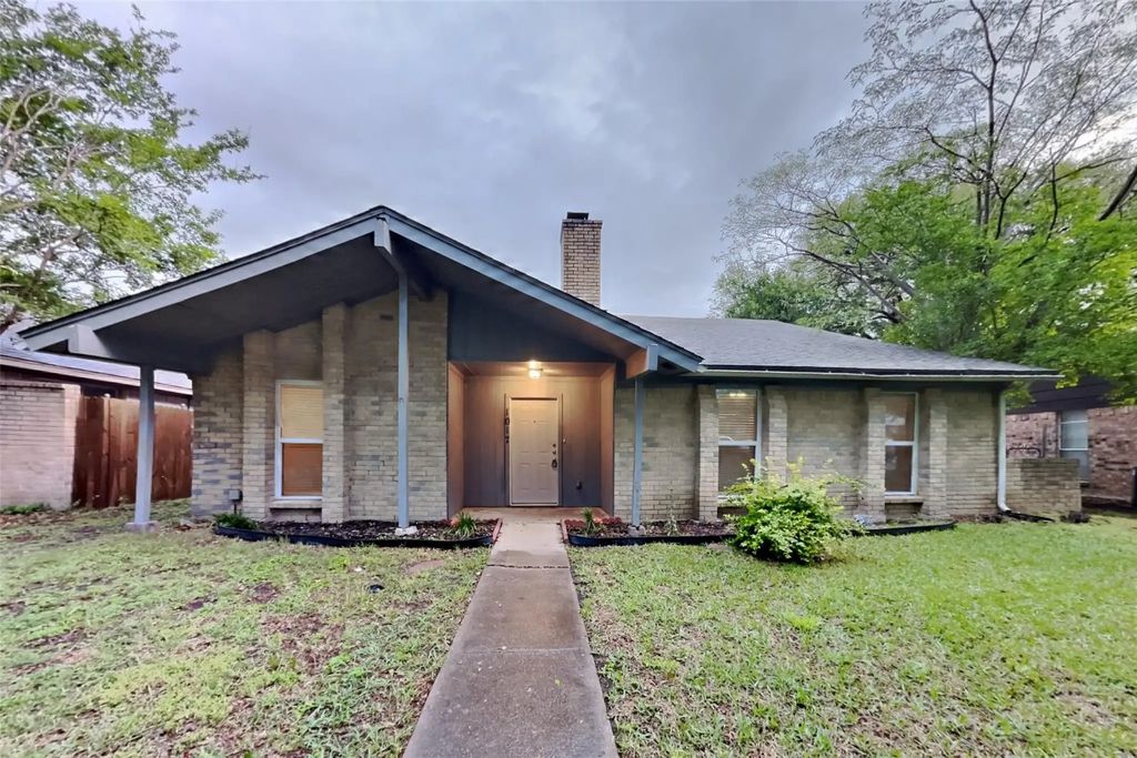 1017 Westminster Lane, Garland