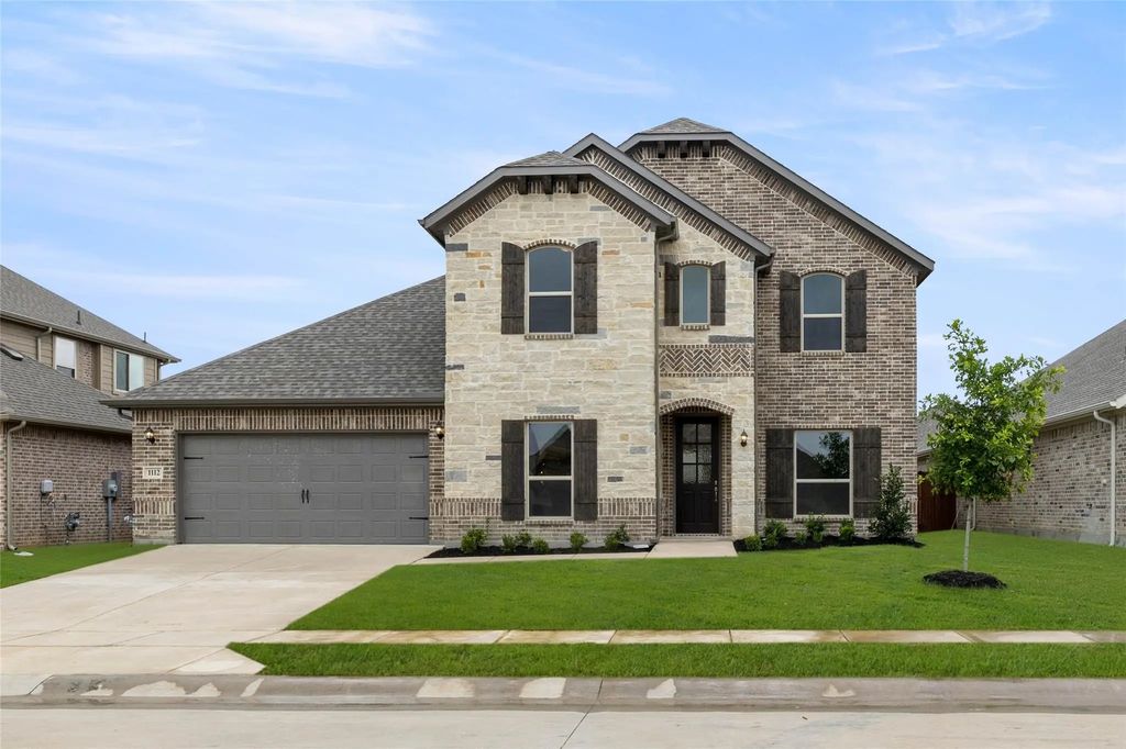 1112 Cascades, Justin