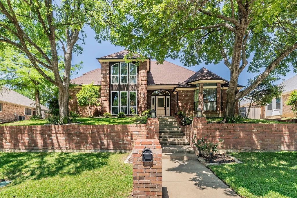 707 Kyle Drive, Arlington