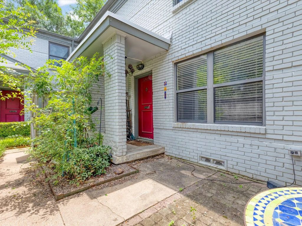 5015 N Hall Street, Dallas