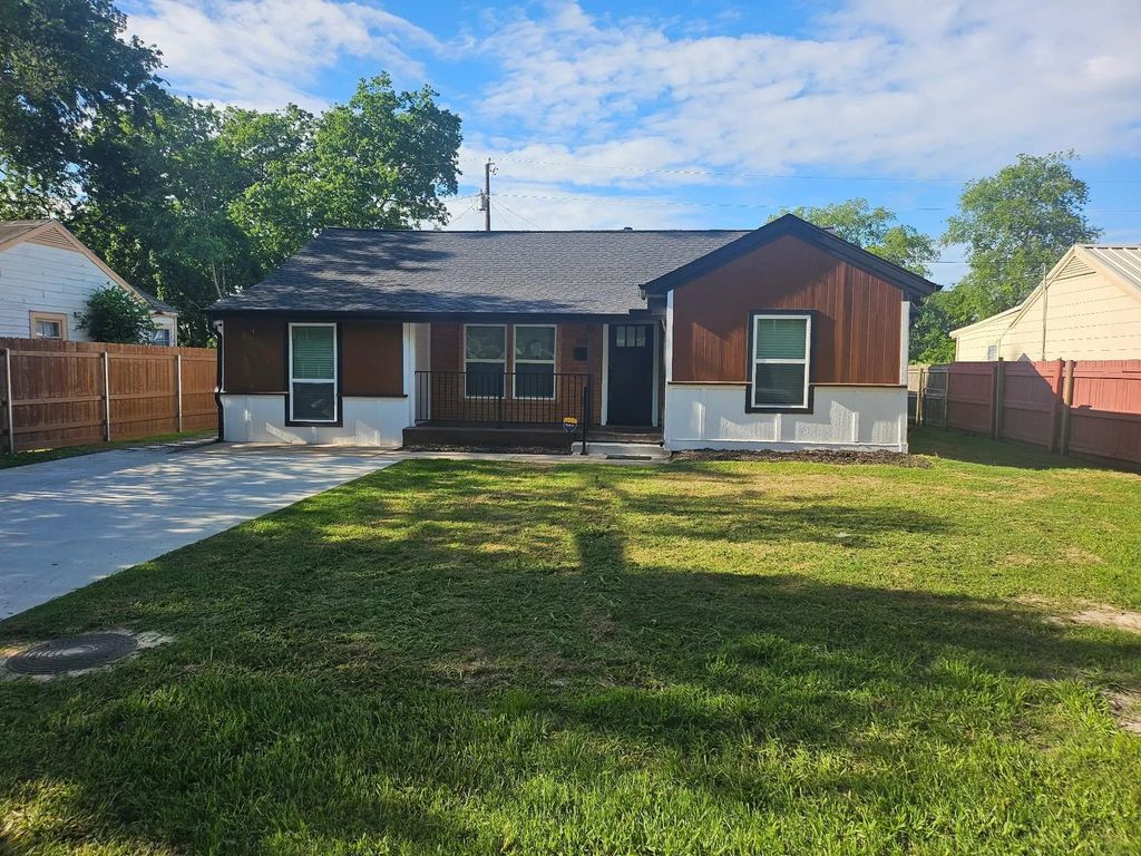 1008 Bell Drive, Greenville