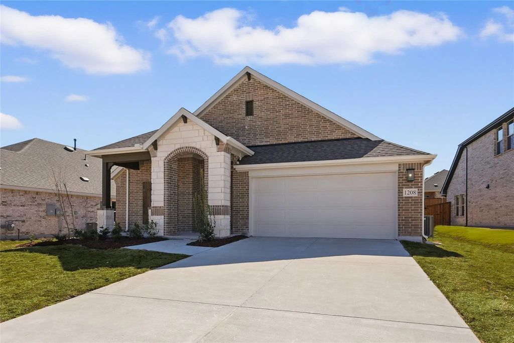 1215 Stockton Lane, Red Oak