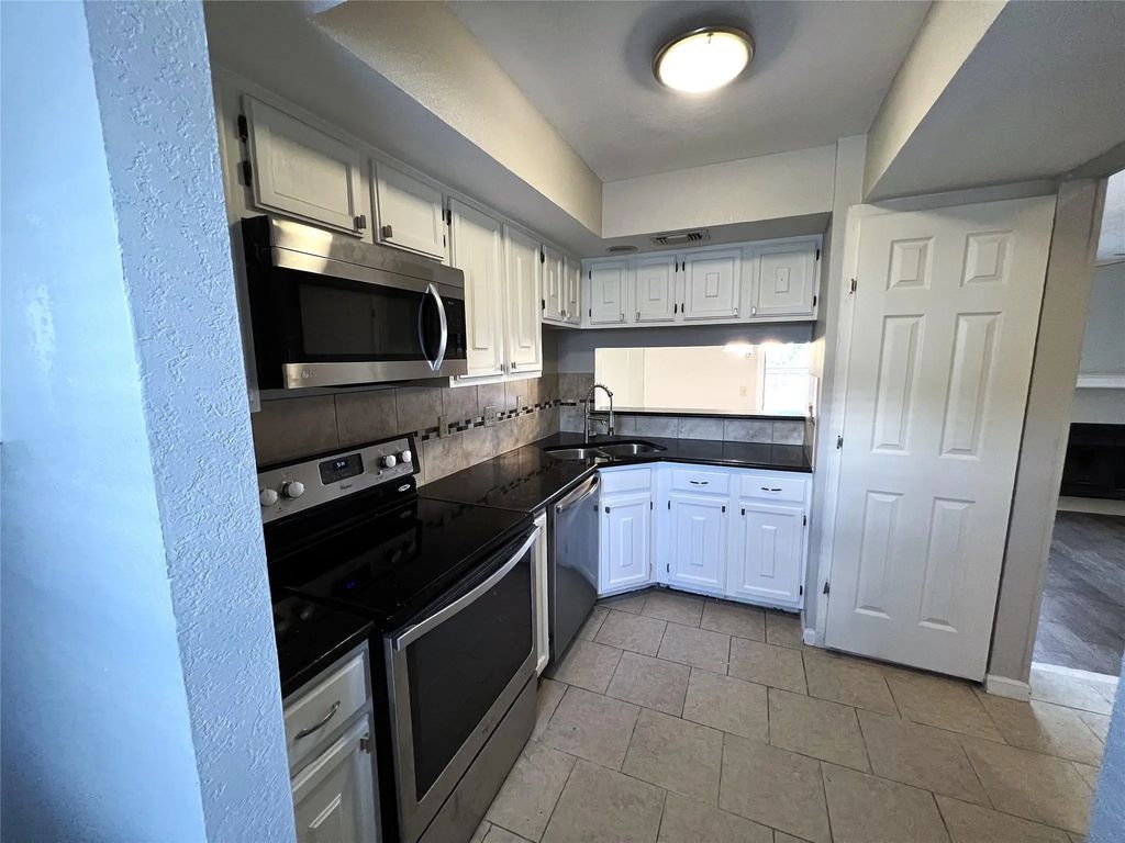 3635 Garden Brook Drive 20400, Farmers Branch