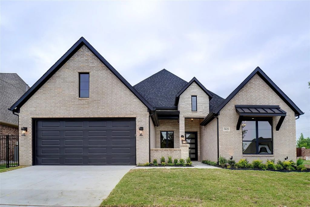 3621 Barber Creek, Fort Worth