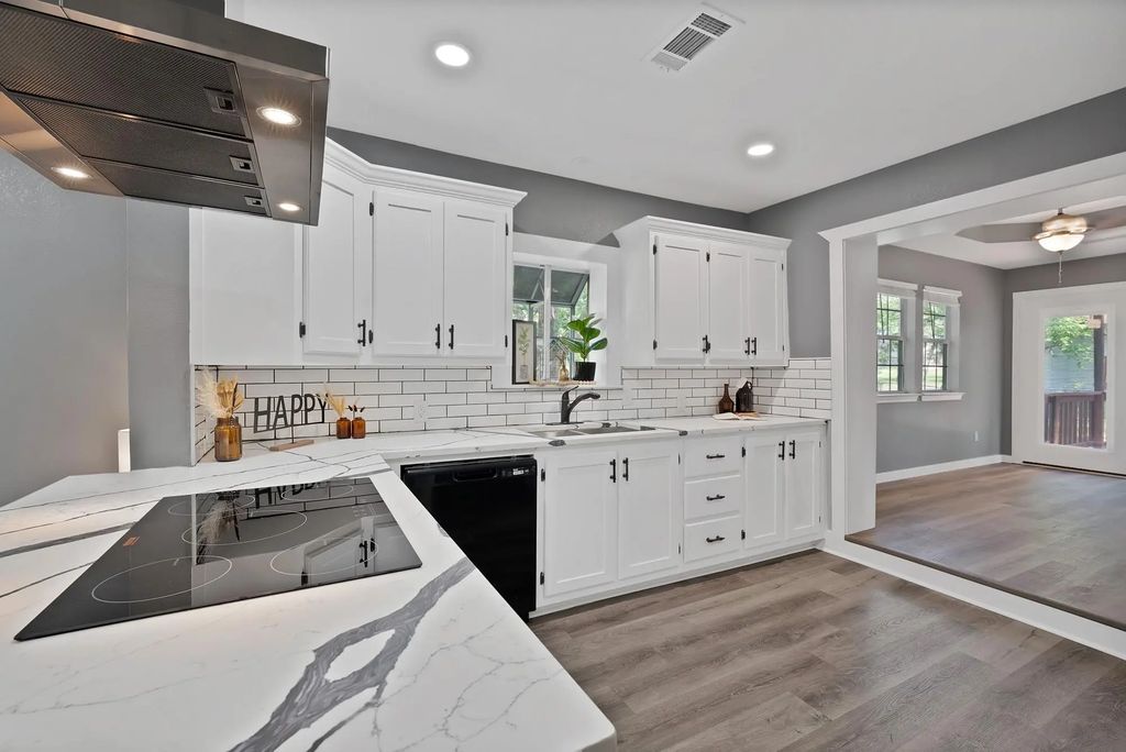 3304 Fm 499, Greenville