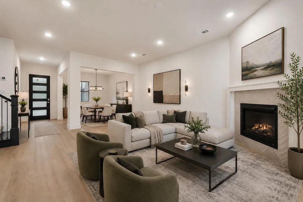 444 Waters Edge Drive 720, Hickory Creek