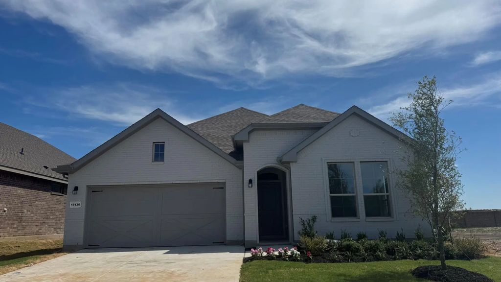 15136 Green Bluff Drive, Fort Worth