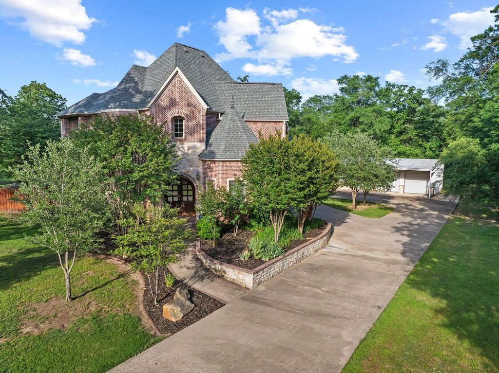 383 County Road 1452, Bonham