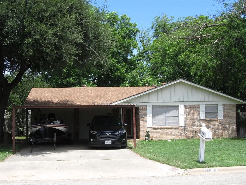 2406 14 Th, Brownwood