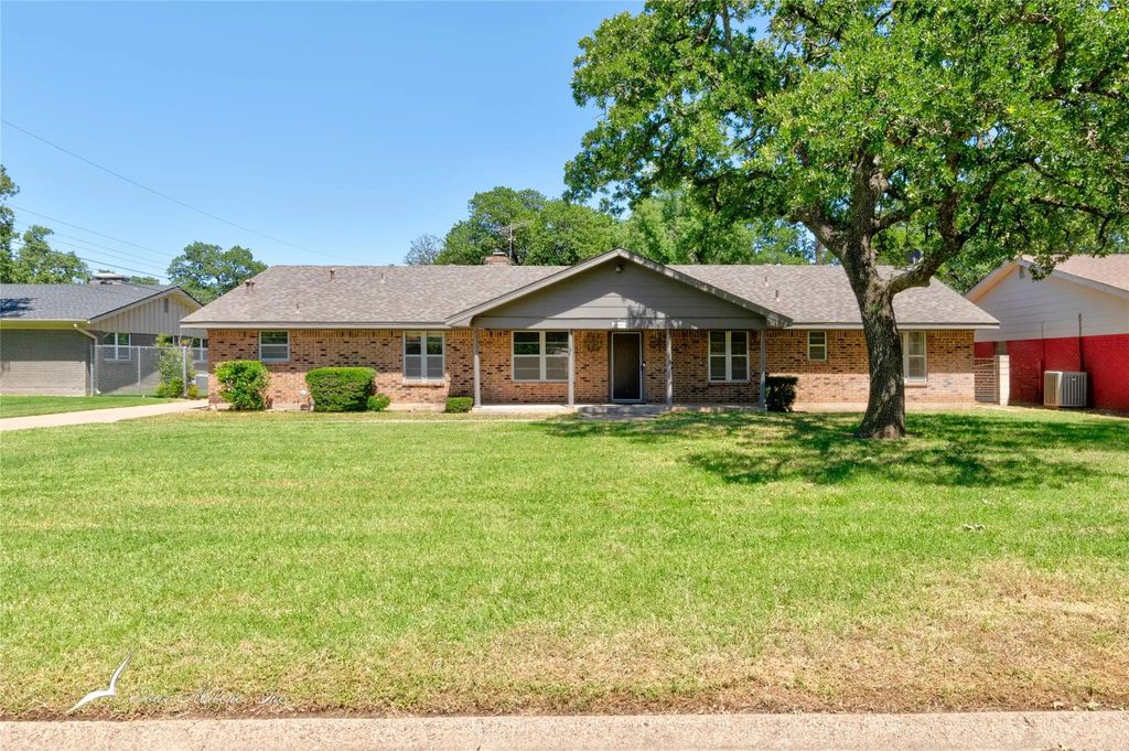 2306 Fran Circle, Clyde
