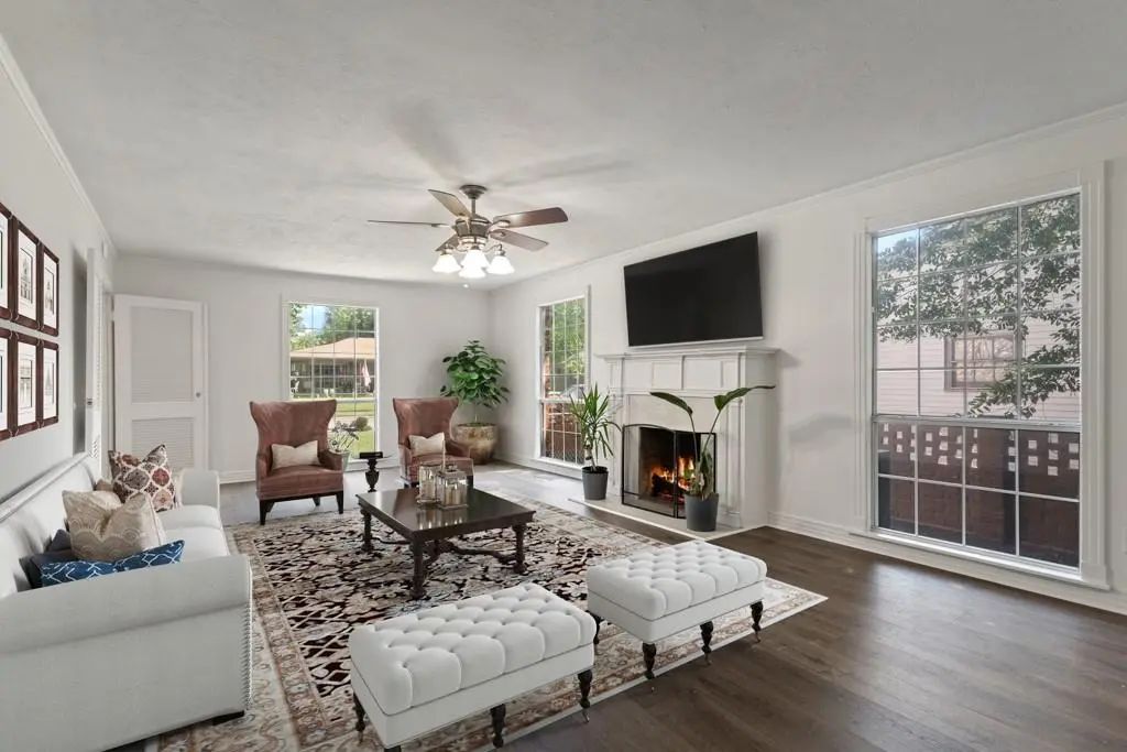 519 W Buchanan Street, Mineola