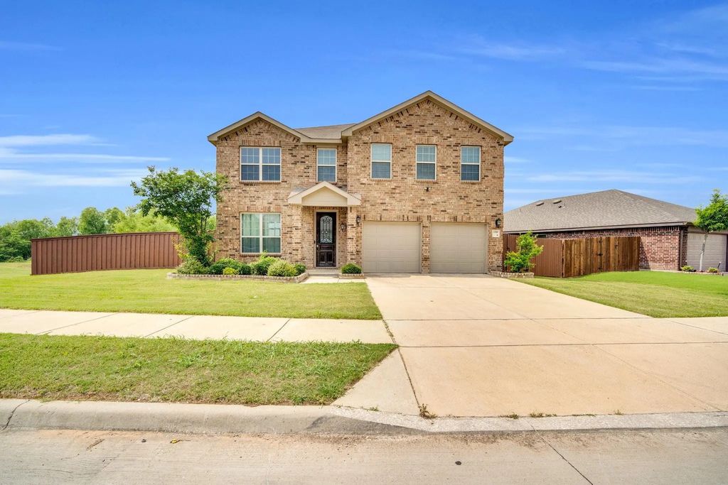 1950 Drusy Way, Forney