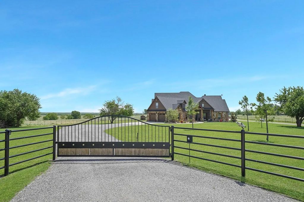 3600 Huling Road, Sanger