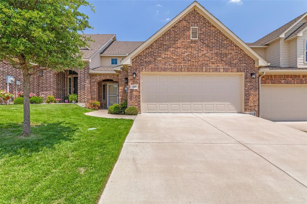 225 Legacy Boulevard, Weatherford