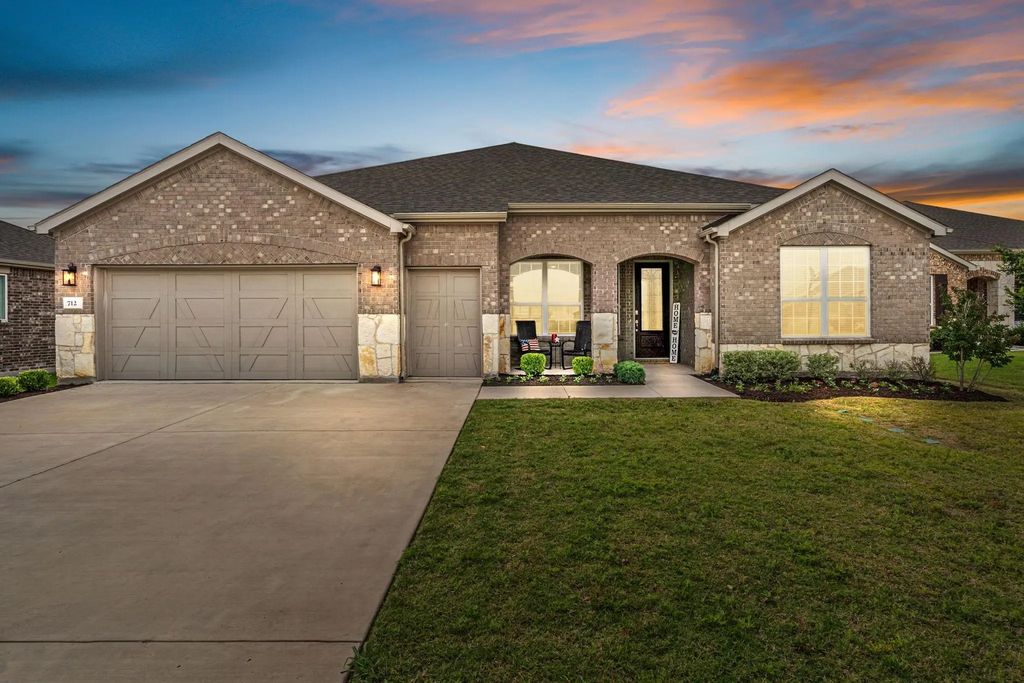 712 Freedom Lane, Little Elm