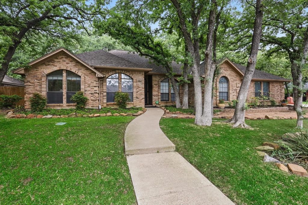 2420 Cross Timbers Trail, Arlington