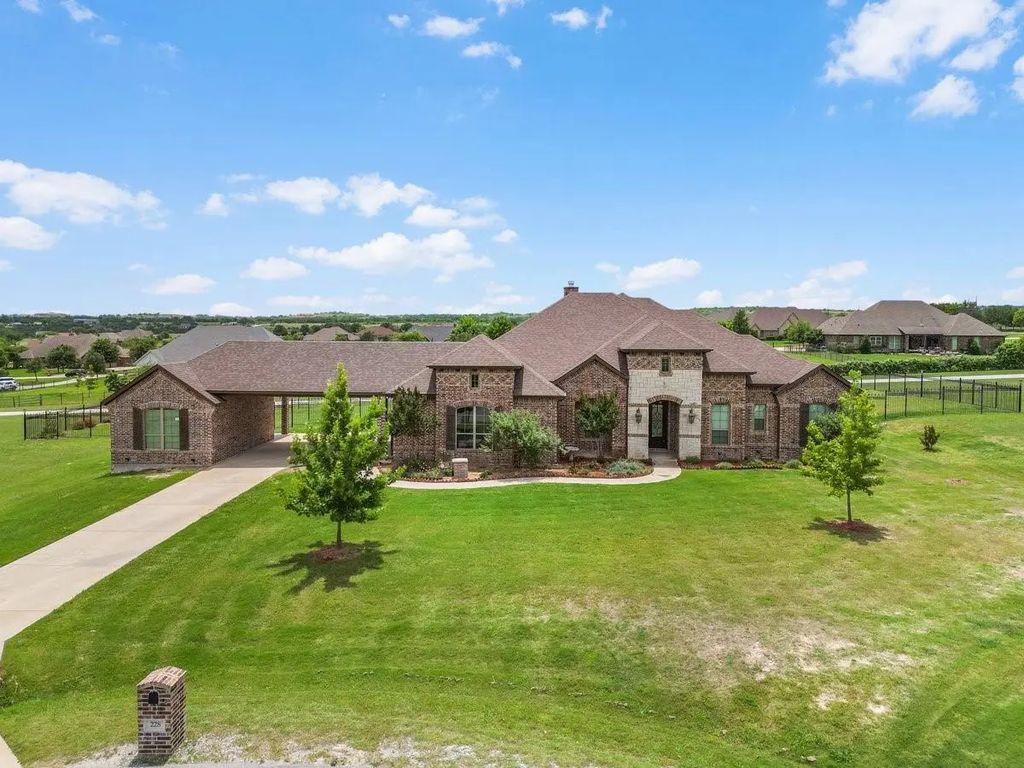 228 Parc Oaks Drive, Aledo