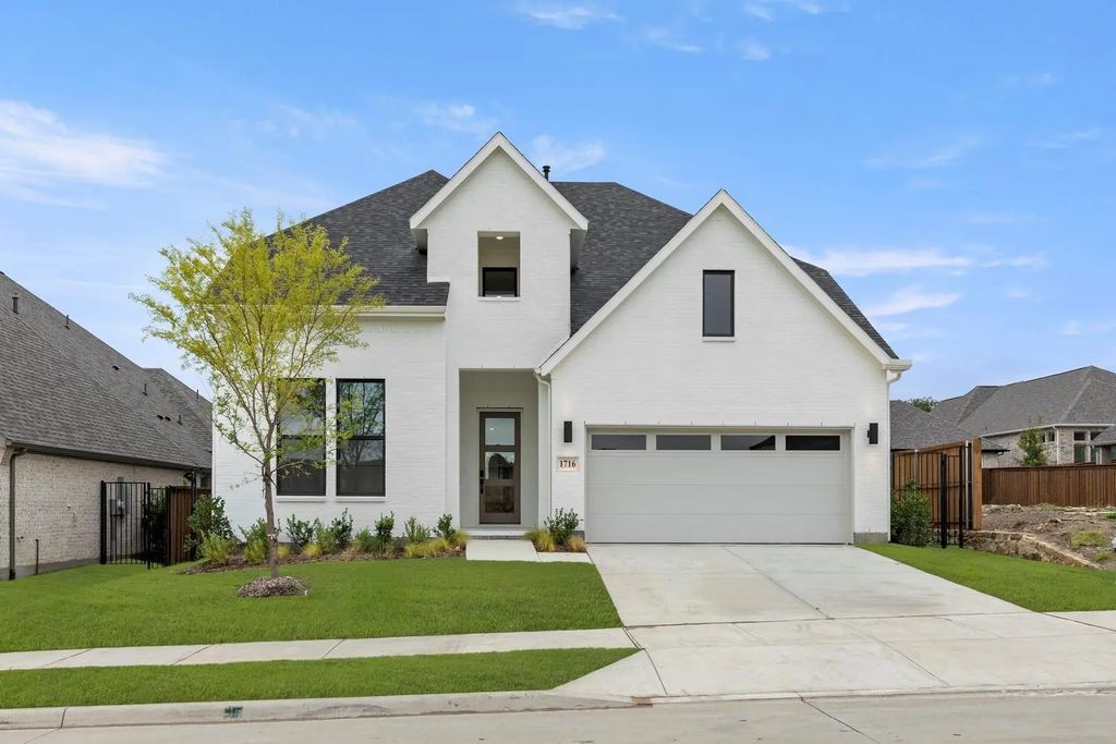 1716 Hillside Stroll Drive, Lavon