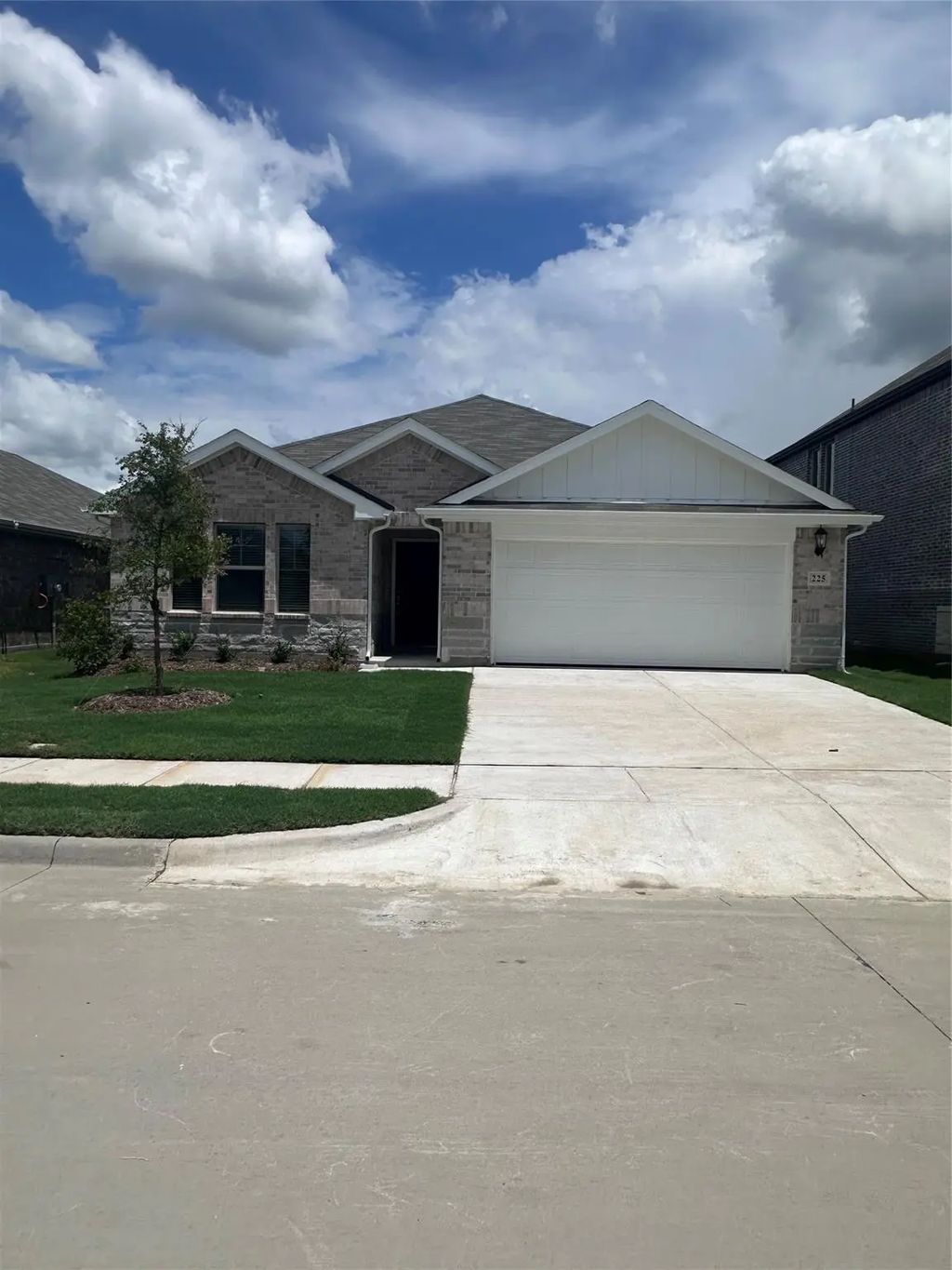 225 Sugarlands Drive, Greenville