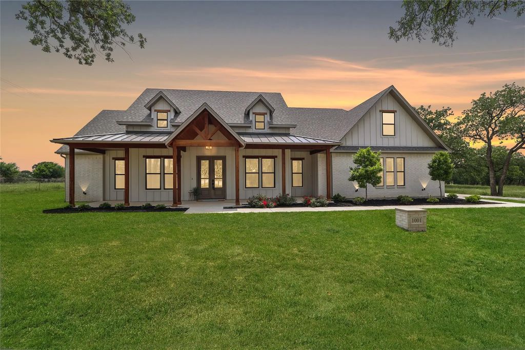 1001 Bluebonnet Ridge, Weatherford