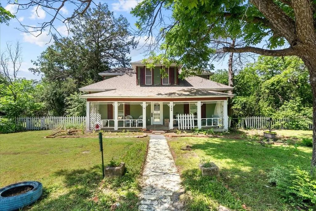 109 Hackberry Avenue, Godley