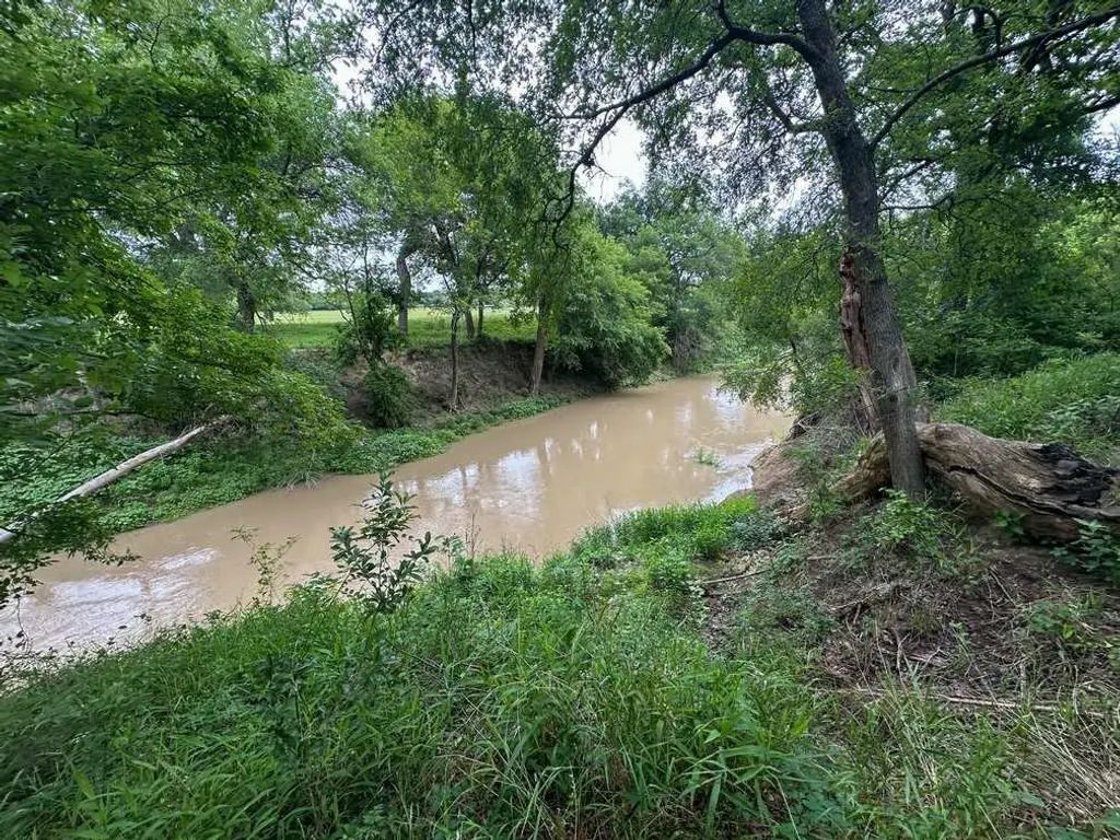650 County Road 82, Gatesville