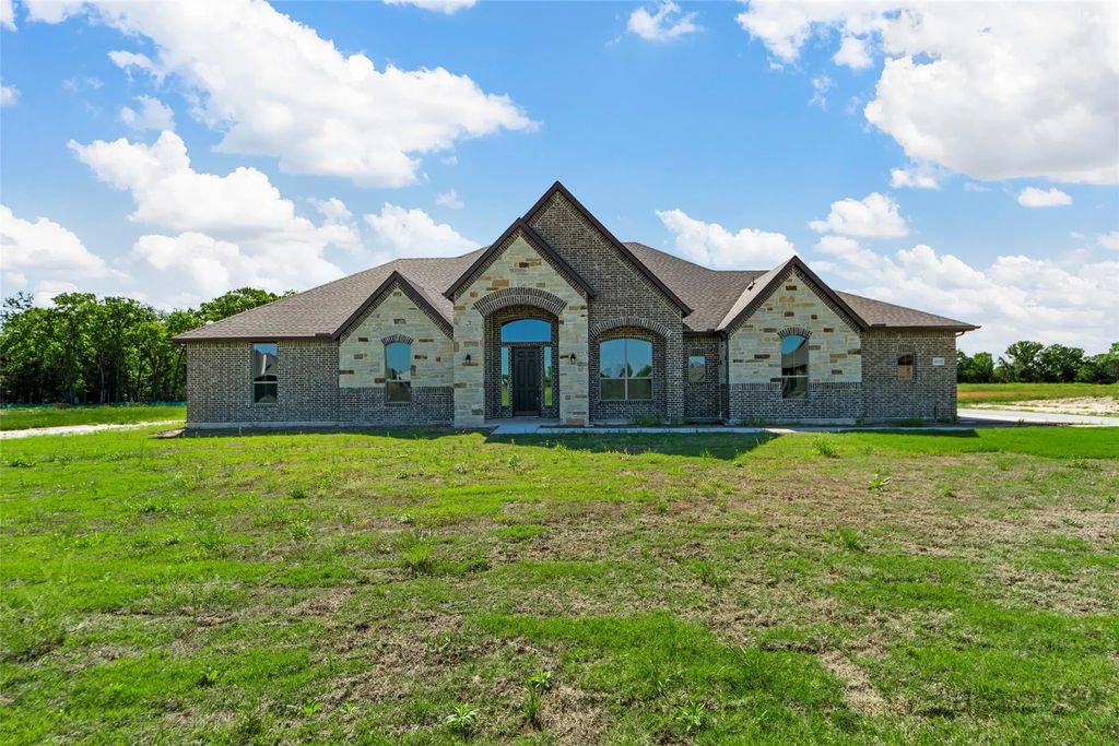 18227 Dakota Drive, Terrell