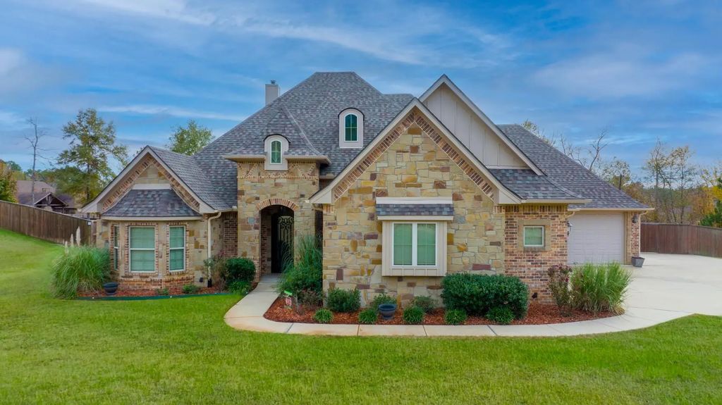 125 Lacebark Lane, Longview