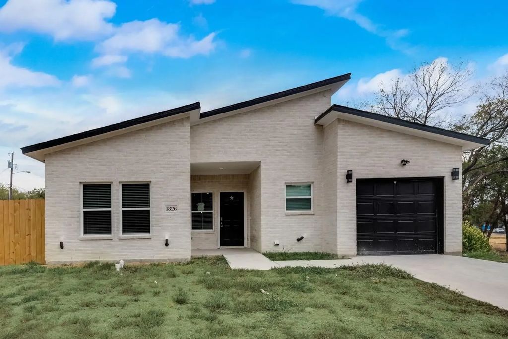 1826 Marfa Avenue, Dallas