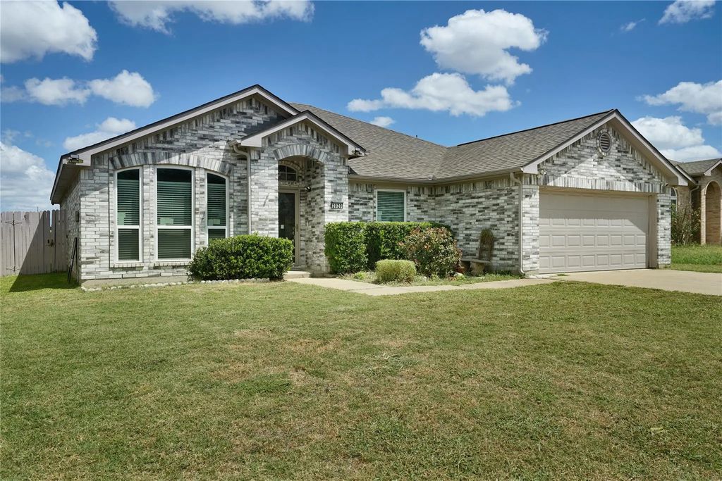 2020 Southwood Trail, Grand Prairie