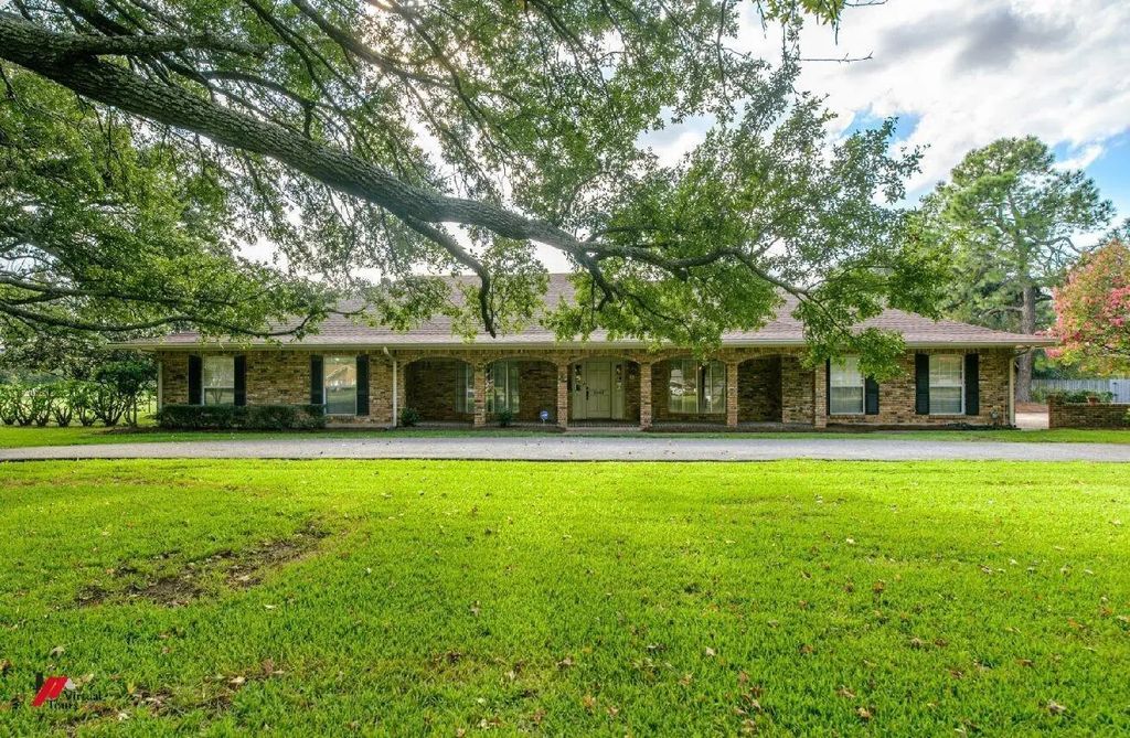 2407 Benton Road, Bossier City
