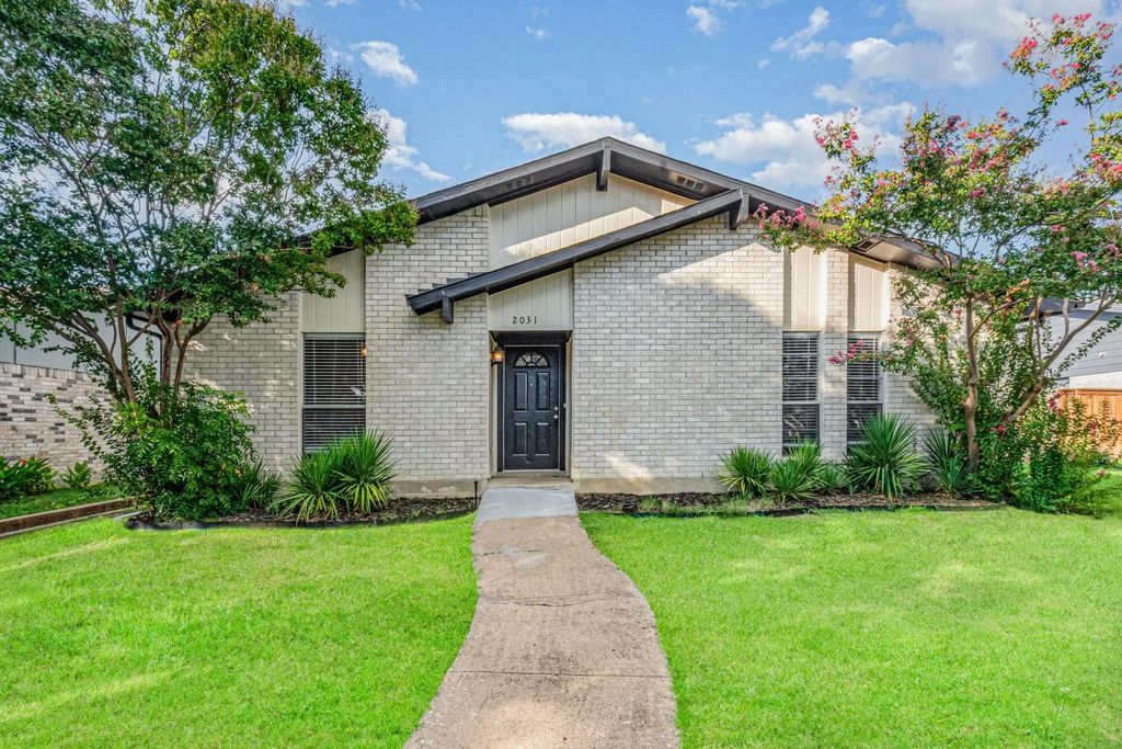 2031 Kings Road, Carrollton