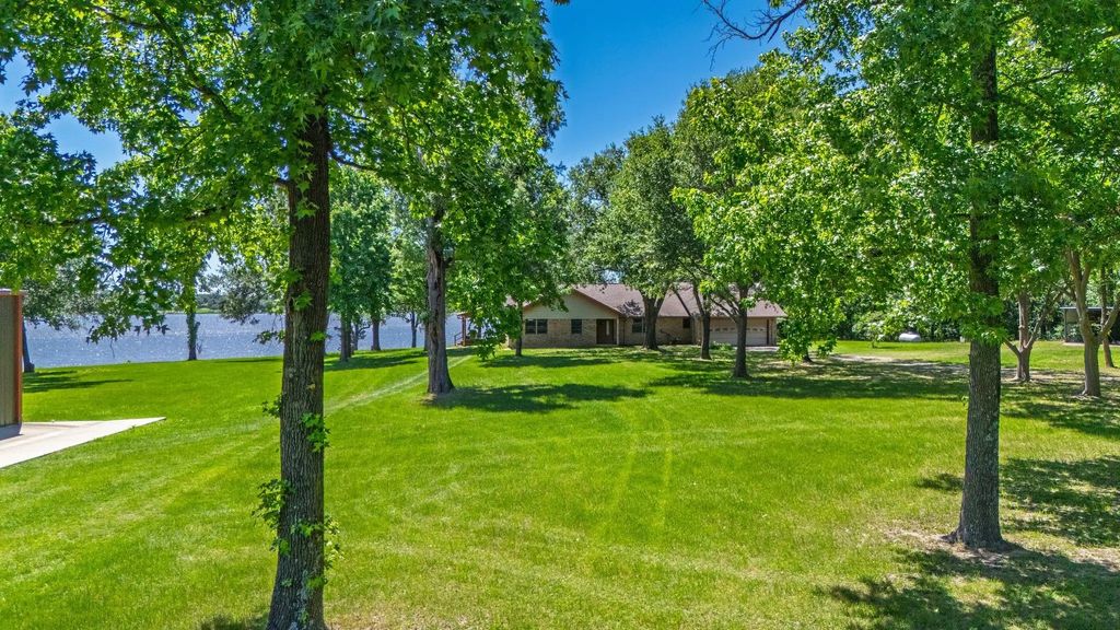 476 Private Road 7326, Emory