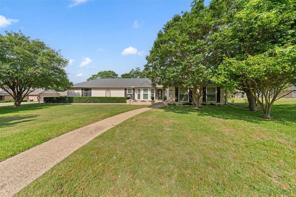 4201 Westchester Drive, Waco