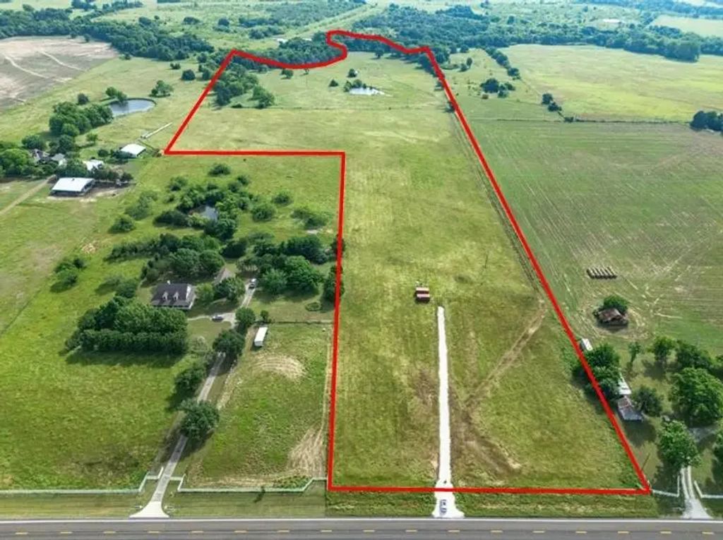 1470 S Fm 55, Blooming Grove