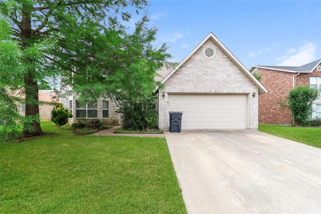 226 Miramar Drive, Arlington