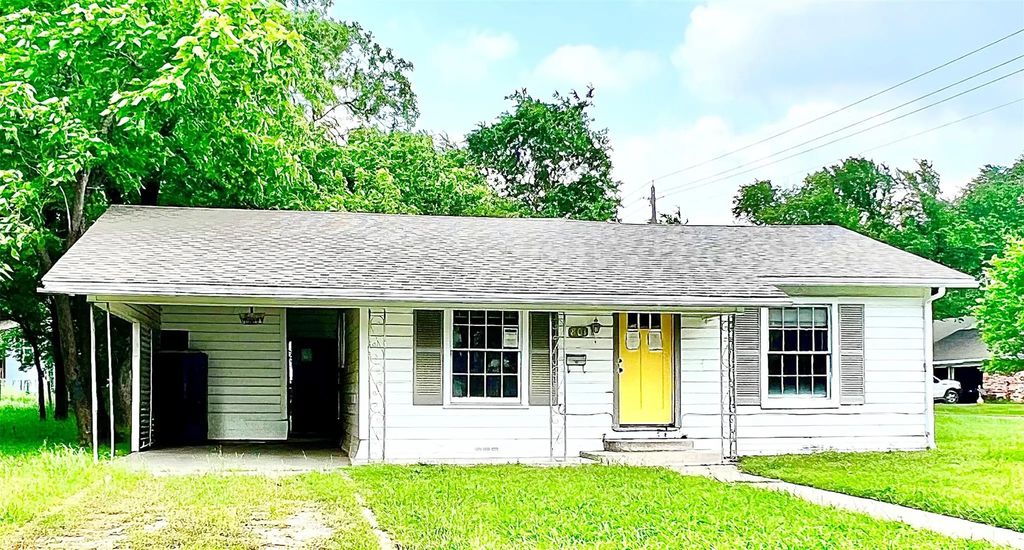 801 W State Street, Groesbeck