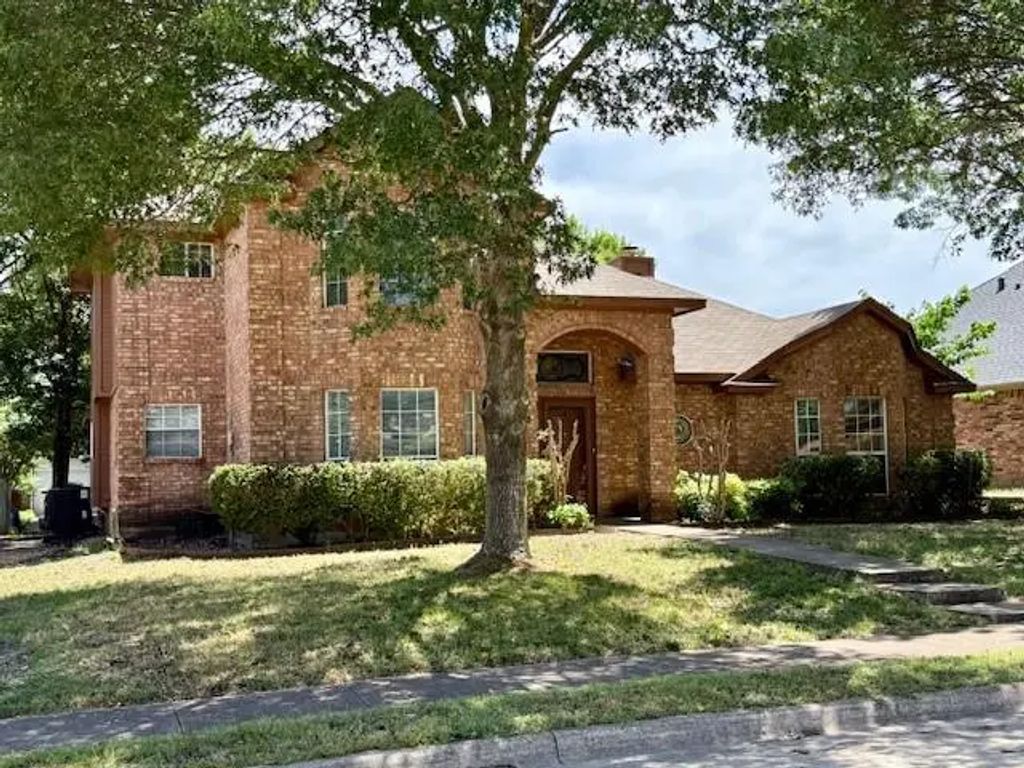 646 Autumn Oaks Drive, Allen