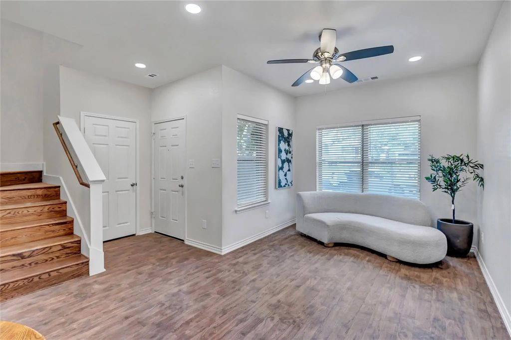 1723 St Louis Avenue 109, Fort Worth