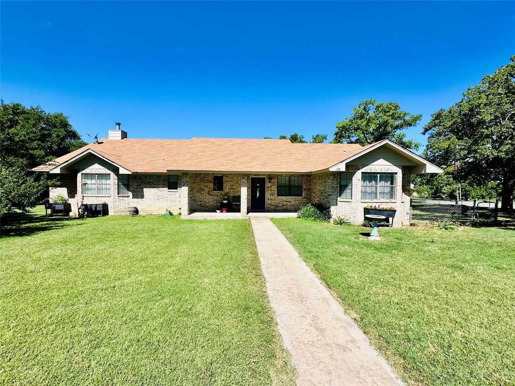 425 N Avenue E, Cross Plains