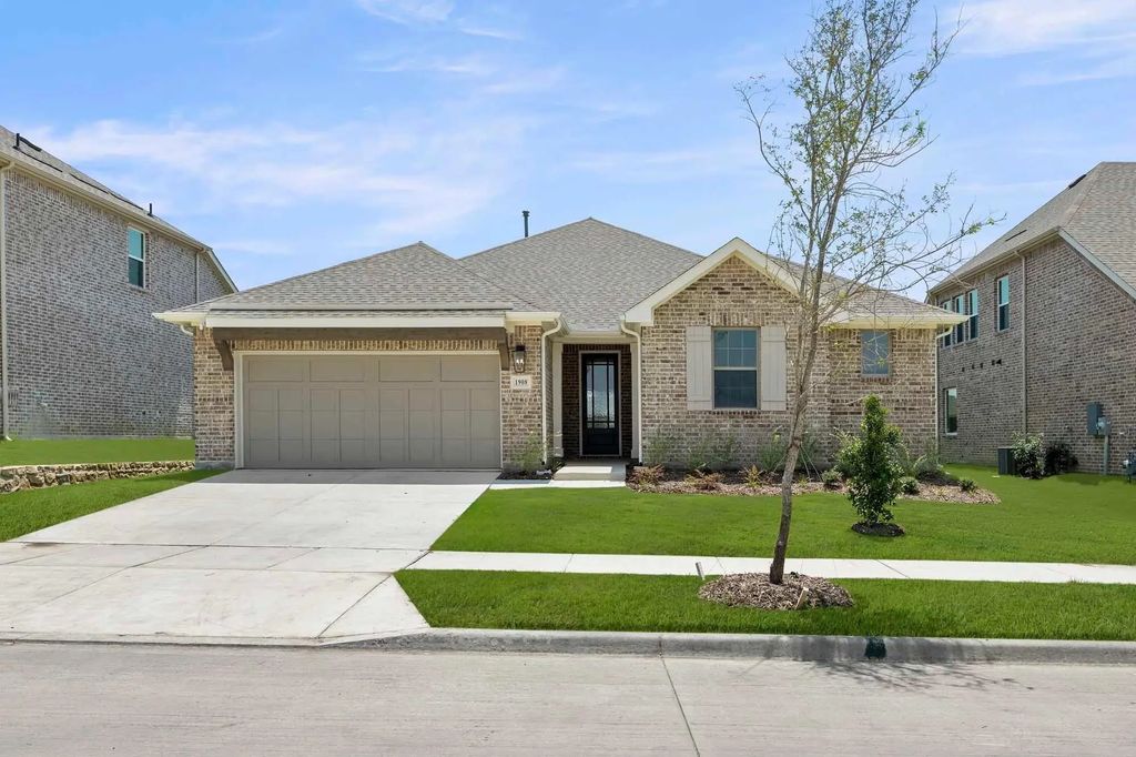 1908 Bearskin Drive, Celina