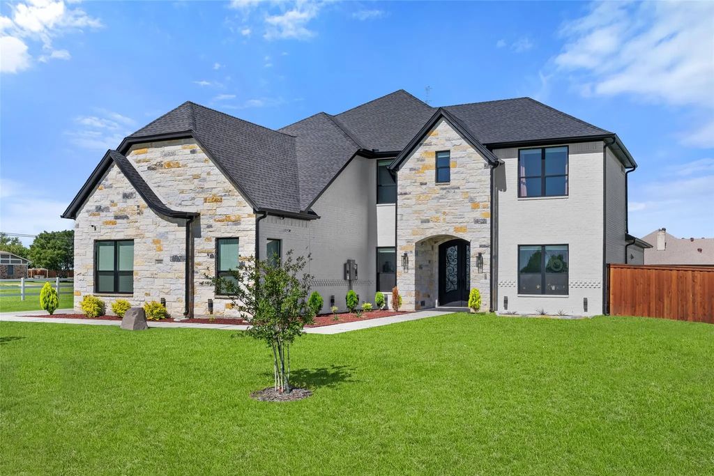10901 Chriswood Drive, Crowley