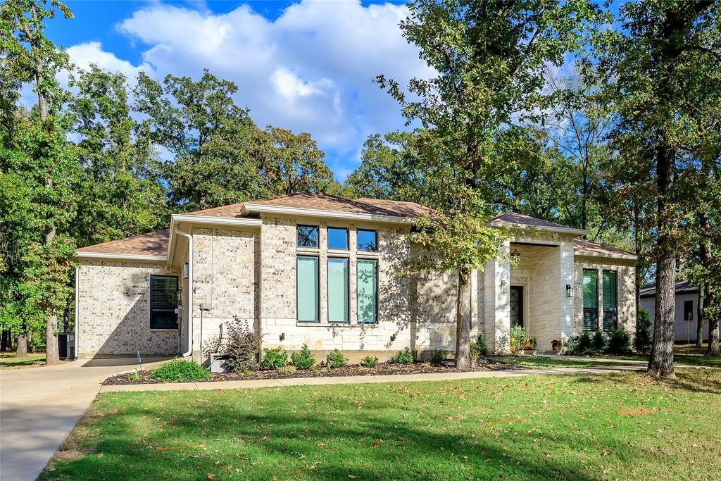 126 Saint Andrews Drive E, Mabank