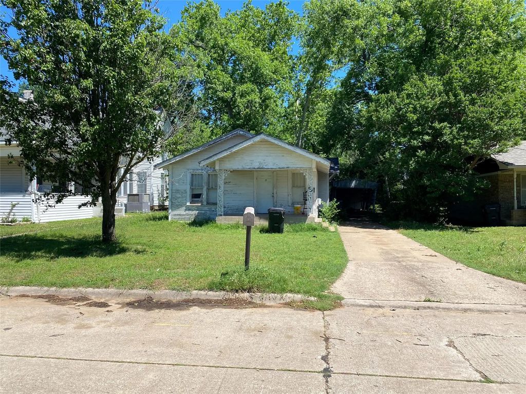 111 W Murray Street, Denison