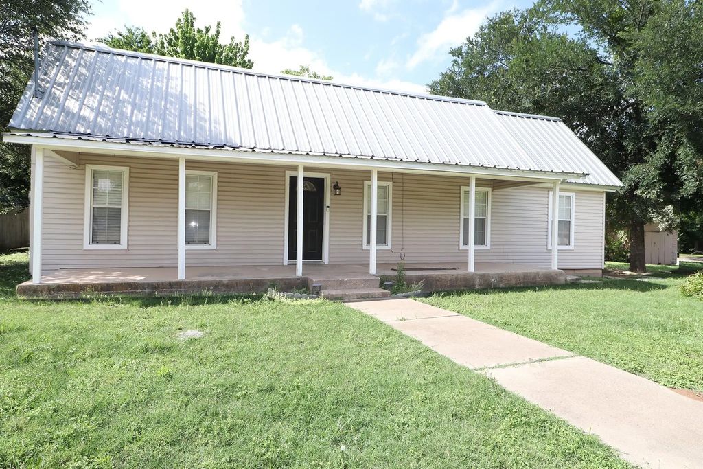 1065 W Pecan Street, Stephenville