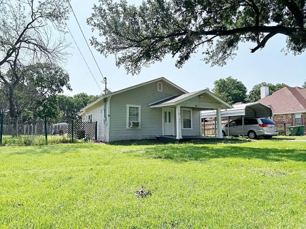421 Jackson Street, Krum