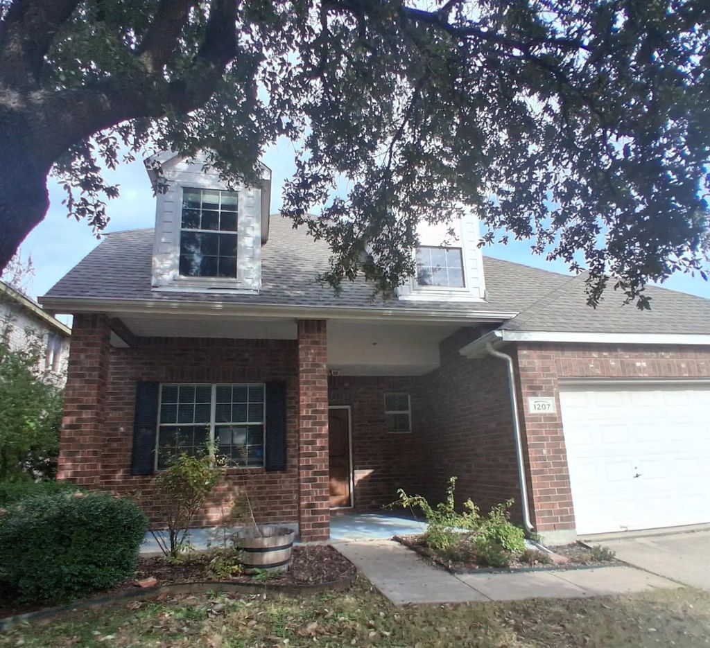 1207 Goldeneye, Aubrey