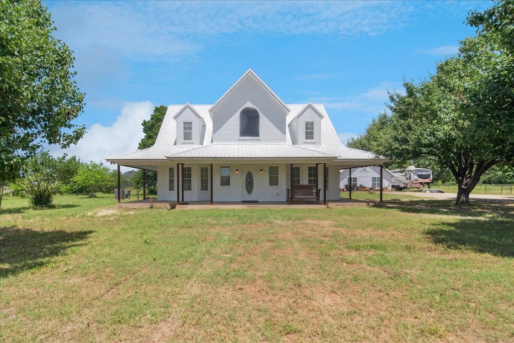 3907 County Road 2208, Greenville