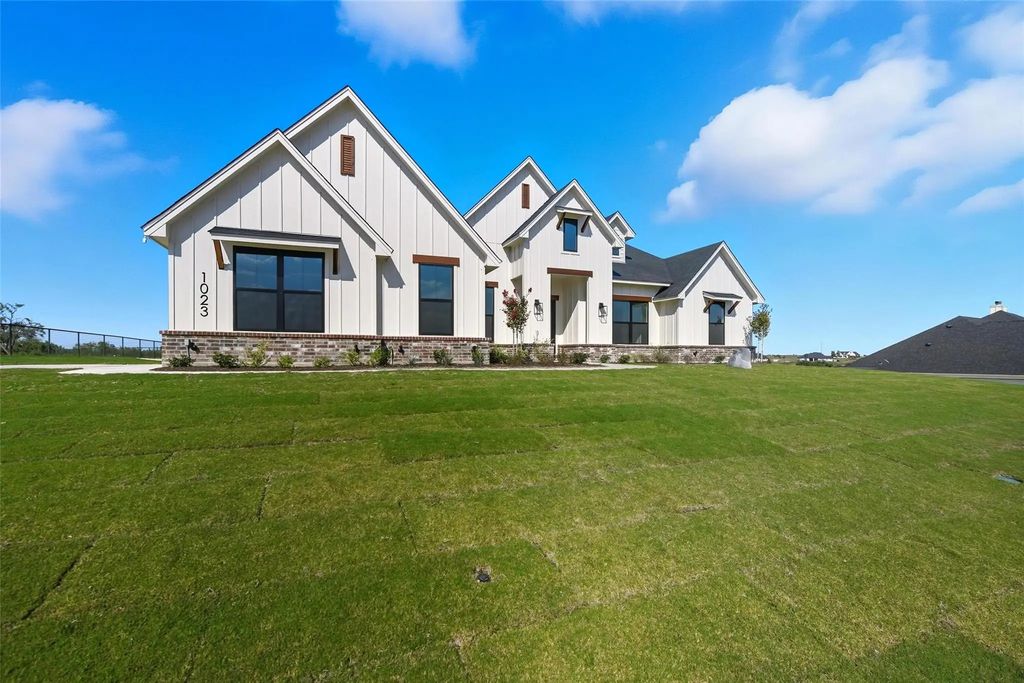 1023 Eagles Bluff, Weatherford